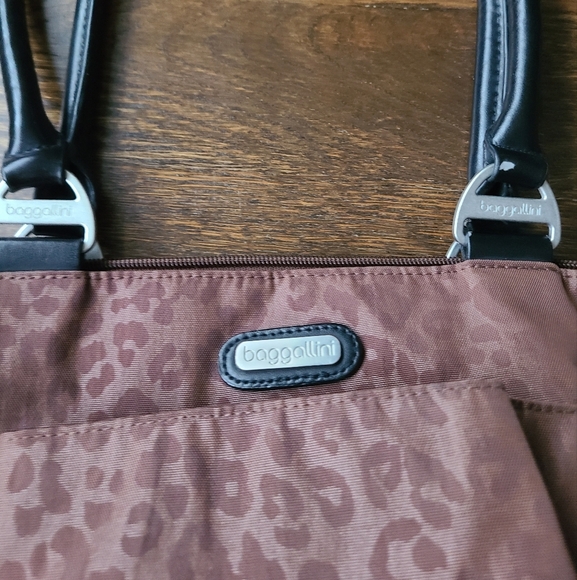 Baggallini brown Leopard Print Tote Bag 17×9×5 in. - Picture 2 of 10